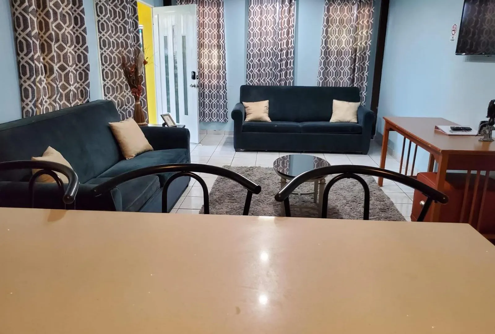 Chic Family-Friendly Home Sleeps Up To 12 People, Right Unit Catano