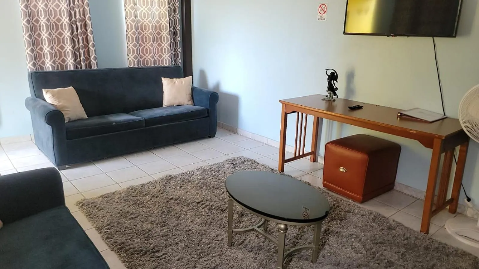 Chic Family-Friendly Home Sleeps Up To 12 People, Right Unit Catano Διαμέρισμα